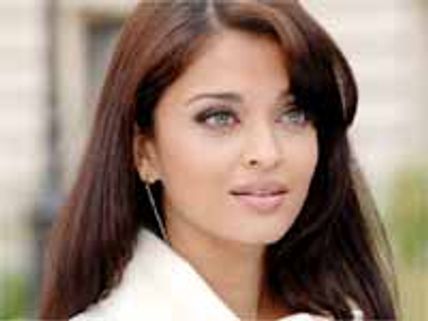 జేమ్స్ బాండ్ కు ఎదురొడ్డే భారతీయ గూఢాచారిగా 'ఐష్'