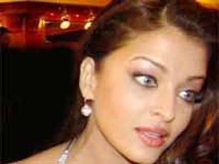 అందం-ఐశ్వర్యం-పట్టుదల: ఆమె సొంతం!