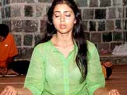 హాట్ స్టార్ శ్రియ...ఆ స్వామీజీ శిష్యురాలు