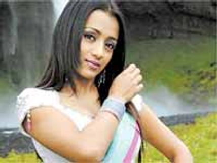 రబ్బర్ ని చాక్లెట్ అనుకుని మింగా... త్రిష
