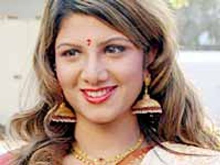 ఆయన లేనిదే నేను లేననిపిస్తోంది: రంభ