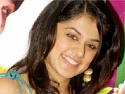 'ఝమ్మంది నాదం’ హీరోయిన్ కు దర్శక, నిర్మాతలు కండీషన్...!?