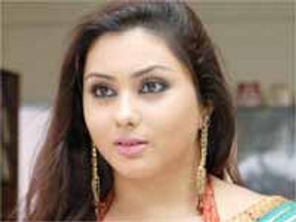 నమితకు ఐలవ్ యు చెప్పిన అసెస్టెంట్ డైరక్టర్