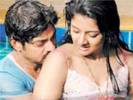 గాయం కాస్తా పుండైంది ('గాయం -2' రివ్యూ)