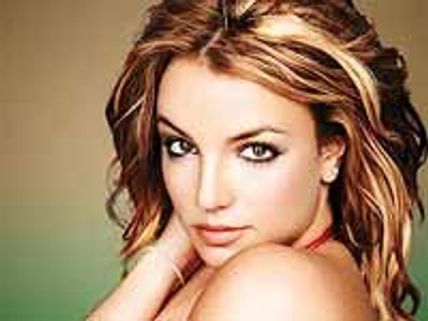 తన సెక్స్ కోరిక తీర్చమంటూ బాడీగార్డుని హింసించిన పాప్ సింగర్..!