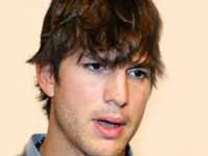 సోఫా సెక్స్  వివాదంలో చిక్కుకున్న హీరో...!