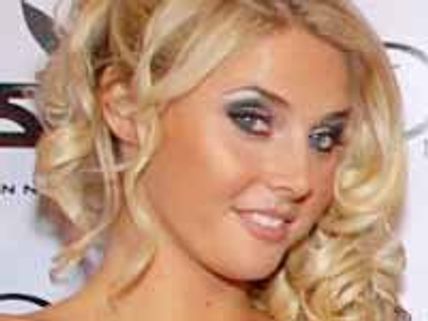 డబ్బులు తీసుకోని సేక్స్ టేపు ని రిలీజ్ చేయడానికి ఒప్పుకున్న బికిని భామ..!