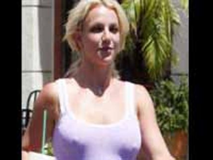 నైటీ కోసం బ్రా లేకుండా షాపింగ్...!