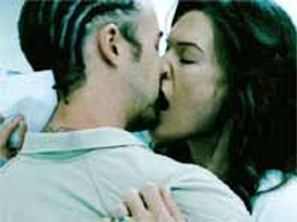 యాక్షన్ సినిమాలు చేసే నాకు ఈ కధ ఓ  ధ్రిల్ గా అనిపించింది...!