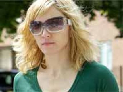 ఇక ఇప్పుడు ప్రపంచం మొత్తం  ఫిట్ నెస్ సెంటర్స్  ప్రారంభించనున్న పాప్ రారాణి..!