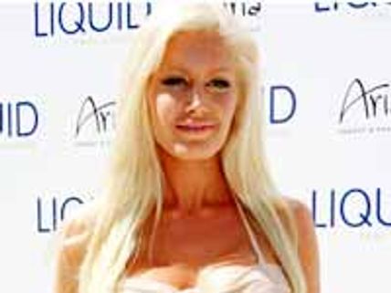 ఒక్కరోజులో పది ప్లాస్టిక్ సర్జరీలు చేయించుకున్న హీరోయిన్..