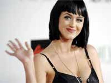 ఇక నుంచి నాపేరులో నాభర్త పేరుకూడా కలవనుందని చెప్పిన సింగర్..