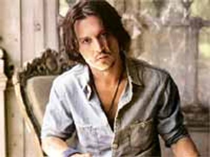 నటించడేమే కాదు పాటలు కూడా బాగానే పాడుతానంటున్న హీరో..