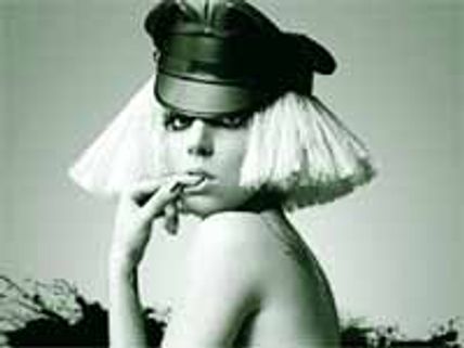 డ్రస్ సెన్సు లేని ఆమెకు వరల్డ్ 20 బెస్ట్ డ్రస్సెడ్ పీపుల్ లోచోటు దక్కడమా..