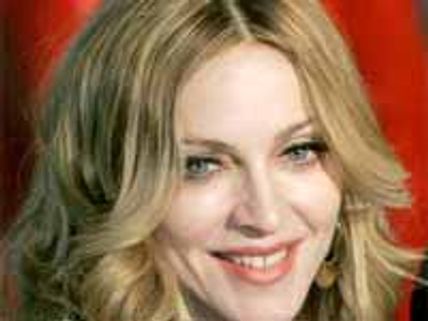 నాతో డాన్స్ చేయాలంటే చాకులాంటి కుర్రాళ్శు అయి ఉండాలి..