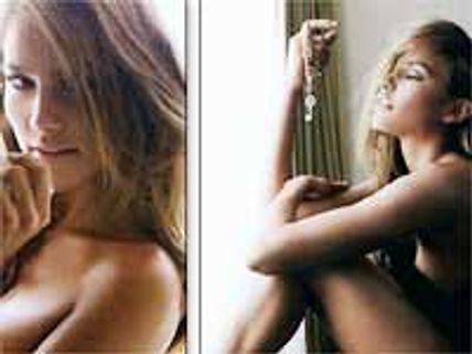 ఛారిటీ కోసం తన అందాలను నగ్నంగా ఆరబోసిన మాజీ మిస్ యూనివర్స్..