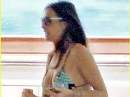 న్యూ ఇయర్ కు బికినిలో అందాలను కనువిందు చేసిన హీరోయిన్..