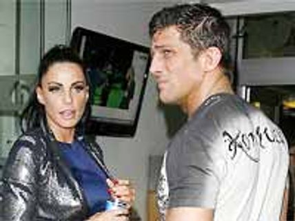 నేను విడాకులు ఇవ్వాలంటే నాకు రెండు మిలియన్ పౌండ్లు ఇవ్వాల్సిందే