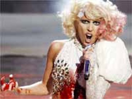 ఆమె కోసం స్పెషల్‌గా బ్లడ్‌తో పెర్ ప్యూమ్ తయారు చేస్తున్నారు..