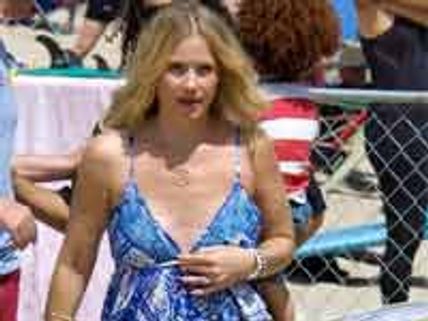 హీరోయిన్ స్దానం నుండి తల్లి స్దానానికి చేరుకున్న క్రిస్టినా