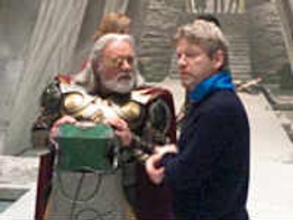 మానవాళికి, ఆస్‌గర్డ్‌ వాసులకి మధ్య 'మహాశక్తివంతుడు'..