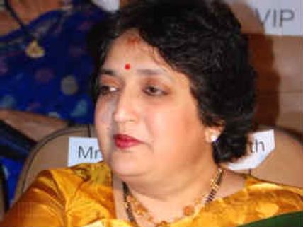 రజనీకాంత్ ఆరోగ్యం బావుంది, ఎలాంటి పుకార్లు నమ్మొద్దు: లతా