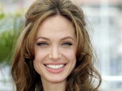 దర్శకురాలిగా మారుతున్న మెగా స్టార్ హీరోయిన్..అందరూ షాక్