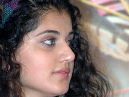 క్యూట్ హీరోయిన్ కోసం షూటింగ్ స్పాట్ చేంజ్ చేసిన డైరెక్టర్..