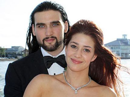 భార్యను హింసించి జైలు పాలైన స్టార్ హీరో కుమారుడు