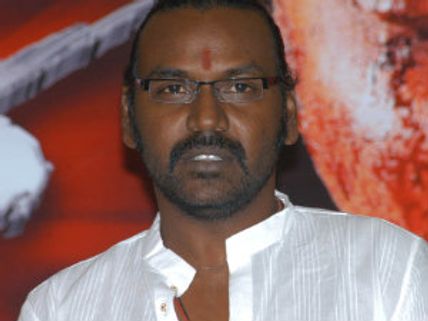 లేడీ గెటప్ చూసి షాకయ్యారు