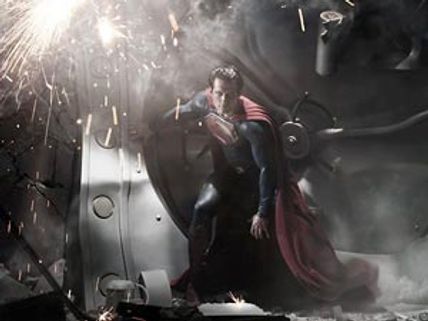 కొత్త సూపర్ మ్యాన్ డ్రస్సు, హెయిర్ స్టయిల్ అదిరిందోచ్..