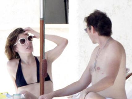 బికినీ అందాలకు ఎంతవారైనా దాసోహాం అవ్వాల్సిందే..