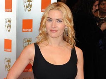 ఒక్క రోజులో సెలబ్రిటీ హీరోయిన్ అయిన స్టార్ హీరోయిన్