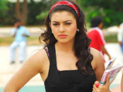 ఆ హీరోకి విలన్ గా మారిన హన్సిక 