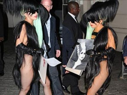 ఏంటా డ్రస్సు ఛండాలంగా..అందుకే అలా అన్నారు..!!