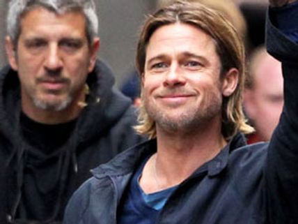 సూపర్ స్టార్ సినిమా సెట్‌పై పోలీసుల రైడింగ్