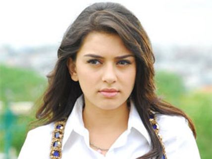 హన్సికపై ఖుష్భూ కామెంట్