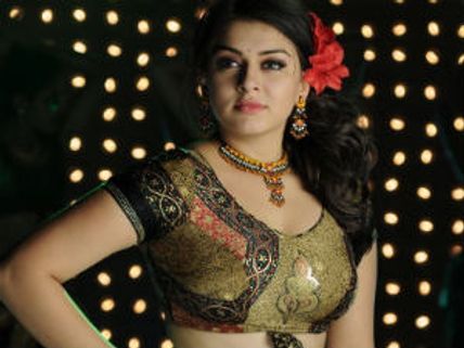 జూ కుష్బూ కాదు, జూ నమిత అంటూ పక్కన పెట్టుస్తున్నారు...!?