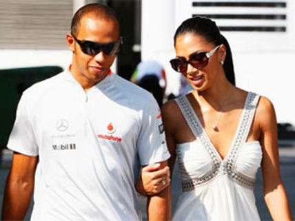 రొమాన్స్ చేయాలంటే సీక్రెట్ డేటింగ్స్ ఉంటేనే మజా..