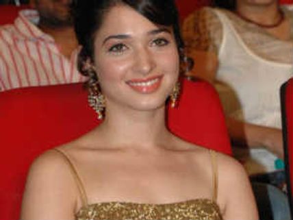 ‘కొలవెరి’పాటకు తమన్నా డాన్స్