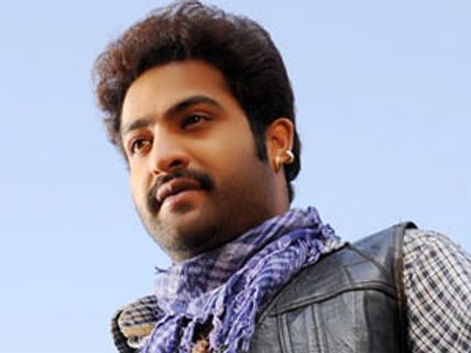 సౌత్ టాప్ హీరో సర్వేలో జూ ఎన్టీఆర్