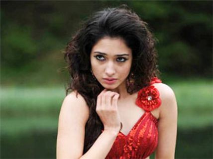 మీడియాపై తీవ్రంగా మండిపడ్డ తమన్నా