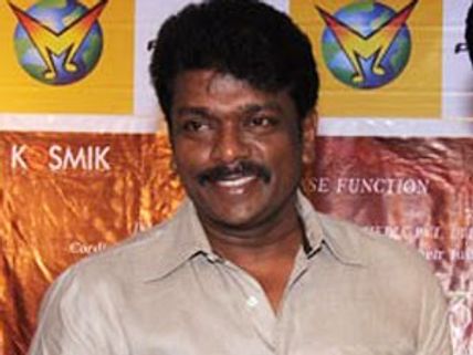 రామ్‌ చరణ్ తండ్రిగా ఆ తమిళ దర్శకుడు