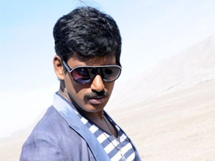 విశాల్ కి విలన్స్ గా మారిన వర్మ హీరోలు