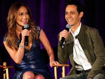 ఒకే వేదికపై.. విడాకులు తీసుకున్న మాజీ భార్యభర్తలు