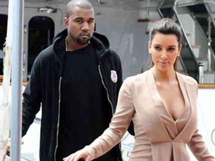 విడాకుల బాధ నుండి ఉపశమనానికి విగ్ షాపుకెళ్లిన సెక్సీ తార