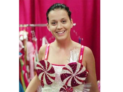 మేకప్ లేకున్నా చక్కనైన అందం ఆమె సొంతం..!