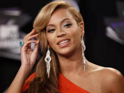 యానిమేటెడ్ చిత్రానికి స్వరాన్ని అప్పిచ్చిన సింగర్