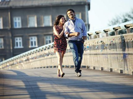 పాచిక పారలేదు(‘శకుని’రివ్యూ)