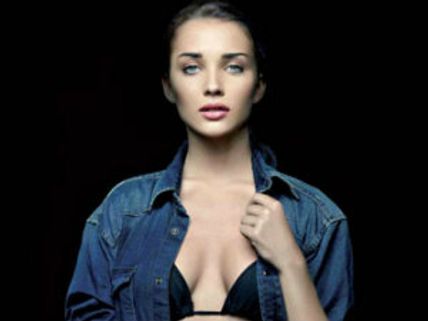  రామ్ చరణ్ హీరోయిన్ ఫిజిక్ పై విక్రమ్ కామెంట్ 